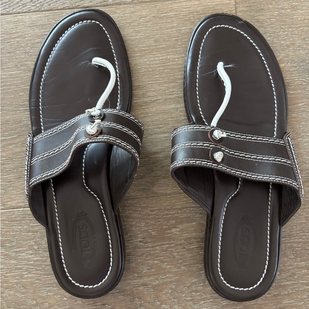 Tod’s  Brown and white all Leather Tong Sandals Sz 9.5